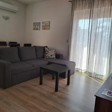 Διαμέρισμα Lucia #3 *